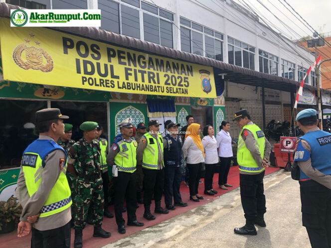 
					Koramil 11/KP turut serta dalam kegiatan pengamanan yang dilaksanakan oleh Polres Labuhanbatu Selatan dengan menurunkan personel untuk membantu di beberapa pos pelayanan Idul Fitri tahun 2025, pada Rabu (02/04/2025)
