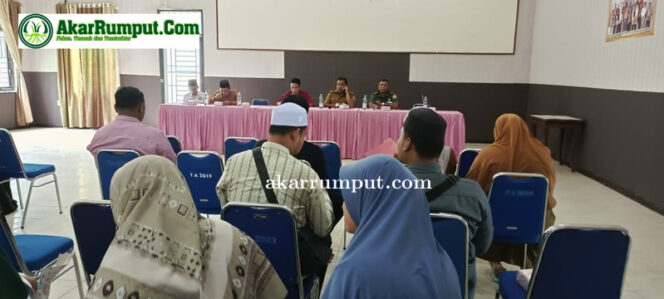 
					Kapten Inf J. Sembiring selaku Danramil 12/LP Kodim 0209/Labuhanbatu yang dalam hal ini diwakili oleh Bati Tuud Koramil 12/LP Pelda Alfian Marzuki Siregar, menghadiri rapat pembentukan panitia Musabaqah Tilawatil Quran (MTQ) tingkat Kecamatan Sungai Kanan. Kegiatan ini berlangsung di Aula Kantor Camat Sungai Kanan Kabupaten Labuhanbatu Selatan, pada Selasa (14/04/2025)