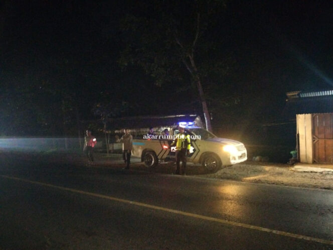 
					Personil Polsek Aek Natas melaksanakan kegiatan patroli Blue Light di wilayah hukumnya pada Minggu malam, (06/04/2025)