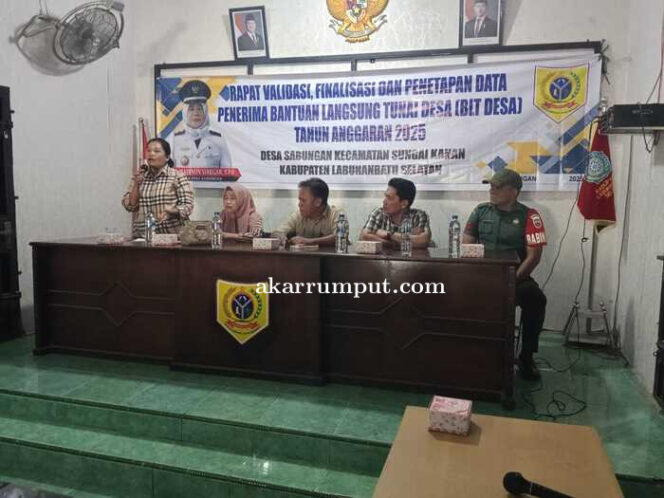 
					Koptu Salo B. Simatupang selaku Babinsa Ramil 12/LP Kodim 020)/Labuhanbatu turut menghadiri Rapat Validasi, Finalisasi, dan Penetapan Data Penerima Bantuan Langsung Tunai (BLT) Dana Desa Tahun Anggaran 2025 yang digelar di Kantor Desa Sabungan Kecamatan Sungai Kanan Kabupaten Labuhanbatu Selatan, Kamis (17/04/2025)