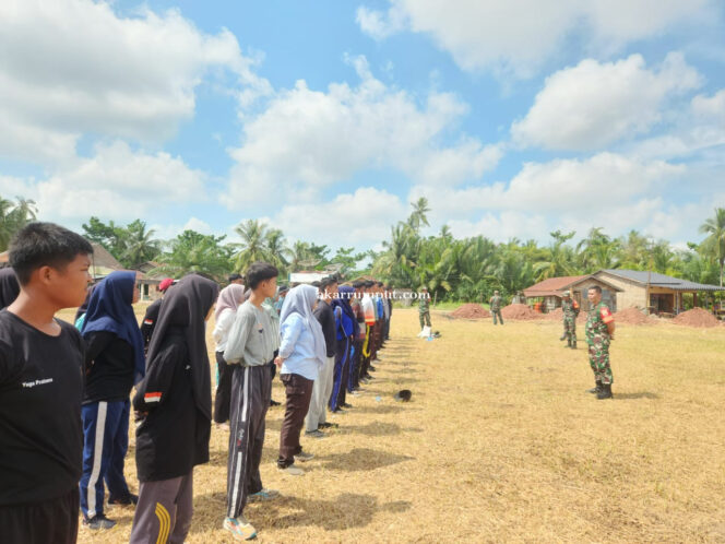 
					Danramil bersama jajaran melakukan peninjauan kesiapan pelaksanaan Musabaqah Tilawatil Qur’an (MTQ), Festival Nasyid, serta latihan Pasukan Pengibar Bendera (Paskibra) yang akan turut memeriahkan kegiatan keagamaan dan budaya di Lapangan Sei Berombang, Kecamatan Panai Hilir. Selasa (22/04/2025)