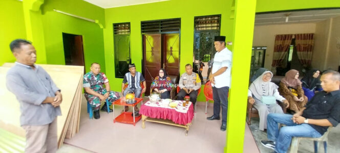 
					Wabup Labuhanbatu Sambangi Dan Berikan Bantuan Kepada Korban Angin Puting Beliung 