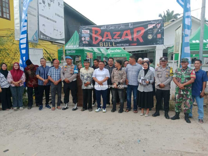 
					Babinsa Koramil 09/NL Kodim 0209/Labuhanbatu, Serda Renol Gultom, turut hadir dalam kegiatan bazar sekaligus silaturahmi antara Wakil Bupati Labuhanbatu, Jamri, ST, dengan para pelaku Usaha Mikro, Kecil, dan Menengah (UMKM) se-Kecamatan Bilah Hilir. Acara ini berlangsung di Cafe Jumpa, Desa Sei Tampang, Kecamatan Bilah Hilir, Kabupaten Labuhanbatu. Minggu kemarin (11/05/2025)