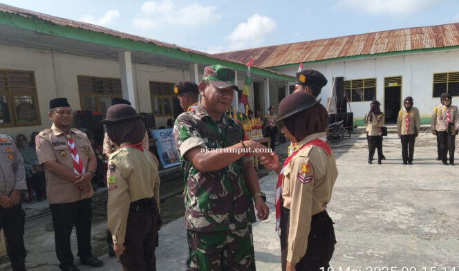 
					Bintara Pembina Desa (Babinsa) Koramil 09/NL, Peltu Muhammad Hakim, menghadiri kegiatan Perlombaan Silaturahmi dan Prestasi (Presisi) yang digelar di SMA Swasta HAS SEPAKAT, Kecamatan Bilah Hilir, Kabupaten Labuhanbatu. Sabtu kemarin, (10/05/2025)