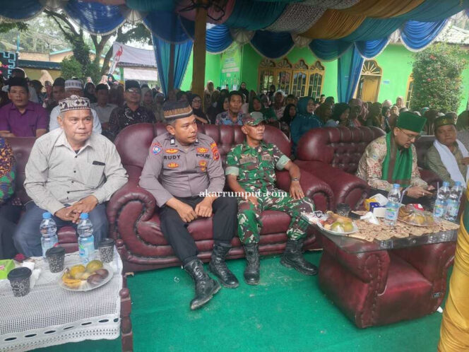 
					Peltu Sumaryono mewakili Danramil 11/KP hadiri kegiatan Pertamatan dan Purna Siswa Tahun 2025 Yayasan Raudhatul Islamiyah Desa Simatahari Kecamatan Kotapinang Kabupaten Labuhanbatu Selatan, pada Sabtu kemarin (10/05/2025)