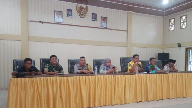 
					Babinsa Koramil 07/AKB dalam kegiatan pendampingan penyaluran Bantuan Langsung Tunai Dana Desa (BLT-DD) kepada warga Desa Pulo Jantan Kamis (05/06/2025)