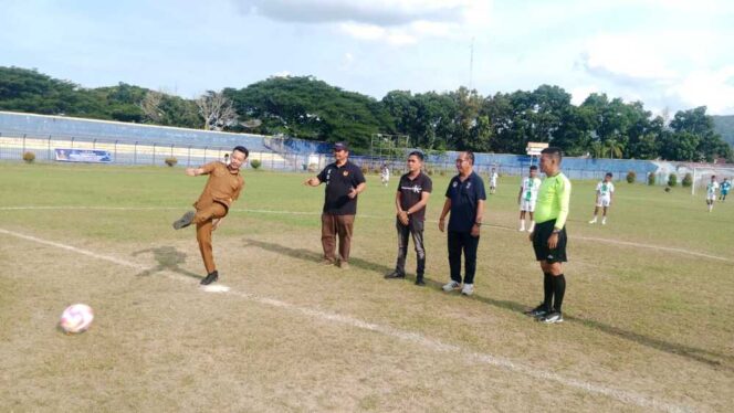 
					Dimulainya kompetisi ditandai, dengan dilakukannya penendangan bola pertama oleh Plt Kadispora Kabupaten Labuhanbatu M. Anugerah Perdana Rambe, S.STP