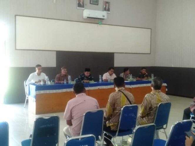 
					Danramil 12/LP Kapten Inf Jendakami Sembiring, menghadiri rapat koordinasi pelaksanaan Upacara Hari Ulang Tahun Kemerdekaan Republik Indonesia ke-80, Kamis (10/7/2025)