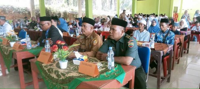 
					Pelda Alfian Marzuki Siregar selaku Batituud Koramil 12/LP, menghadiri acara tasyakuran satu dekade berdirinya Pondok Pesantren Tahfidzul Quran Raudhatul Mufassirin Indonesia, Selasa (22/07/2025)