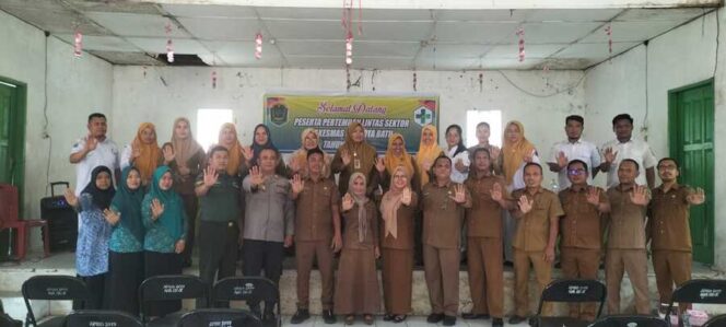
					Endi Espana mewakili Danramil 07/AKB menghadiri Rapat Puskesmas lintas sektor di Aula Kelurahan Aek Kota Batu, Selasa (22/07/2025)