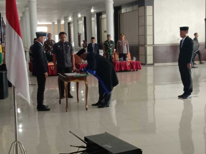 
					Kegiatan pengambilan Sumpah Jabatan dan pelantikan Pejabat Sekretaris Daerah Kabupaten labuhanbatu Selatan, Jumat (01/08/2025)