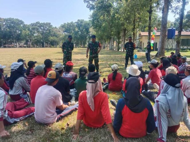 
					Danramil 09/NL, Kapten Cba. P. Matondang, S.H., M.H., bersama dua orang anggota, melaksanakan kunjungan ke lokasi latihan Paskibraka, Sabtu (09/08/2025)