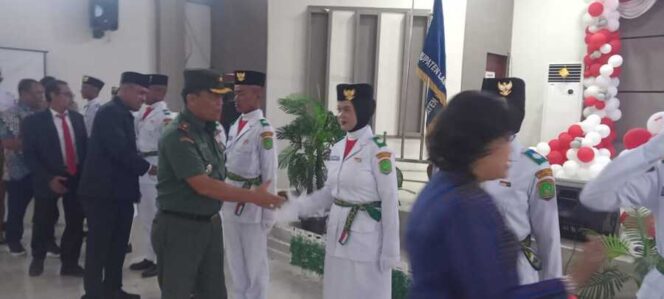 
					01/AK Mayor Inf Parlindungan Sinaga, S.H., menghadiri pengukuhan Paskibraka tingkat Kabupaten Labuhanbatu Utara, Jumat (15/08/2025)