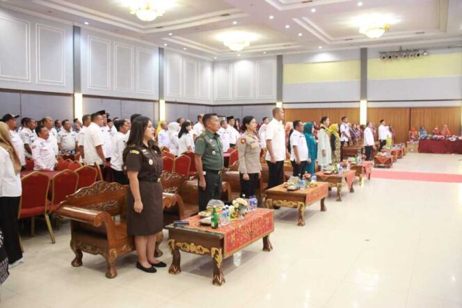 
					Kasdim 0209/LB Mayor Inf SH Tanjung saat menghadiri pengukuhan Bunda PAUD Labuhanbatu, Rabu (27/08/2025)