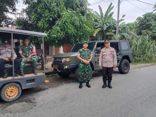 
					, Danramil 06/MB Mayor Inf Kurniawan Edi Saputra bersama Polsek Marbau dipimpin Waka Polsek Iptu Muliadi melaksanakan patroli gabungan di Kecamatan Marbau, Selasa (02/09/2025)