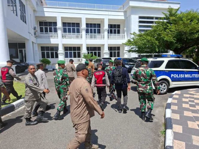 
					Jaga stabilitas daerah Polres Labuhanbatu, Polisi Militer, dan Satpol PP Pemkab Labuhanbatu gelar patroli gabungan, Senin (08/09/2025)