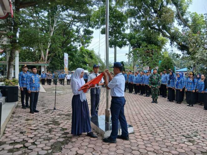 
					Koramil 07/AKB bersama Forum Koordinasi Pimpinan Kecamatan (Forkopimca) NA-IX-X menggelar upacara Hari Kesadaran Nasional, Rabu (17/09/2025)