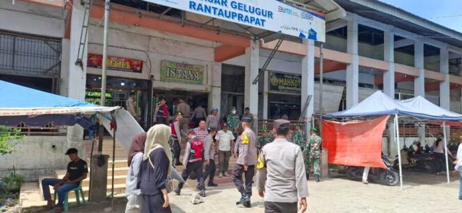 
					Polres Labuhanbatu bersama TNI dan Satpol PP menggelar patroli, Kamis (18/09/2025)