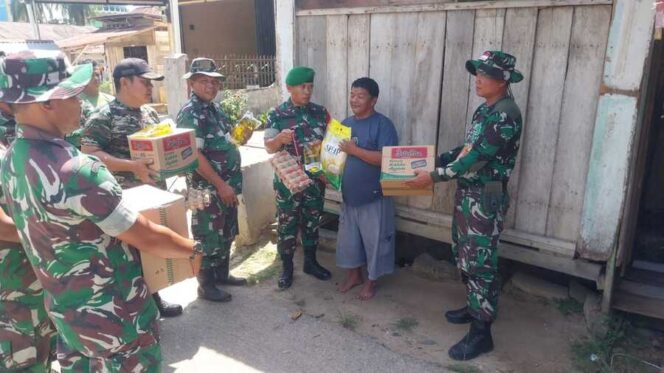 
					Koramil 12/LP menggelar aksi sosial dengan membagikan paket sembako kepada warga kurang mampu di sekitar Markas Koramil 12/LP, Kelurahan Langga Payung, Jumat (26/09/2025)