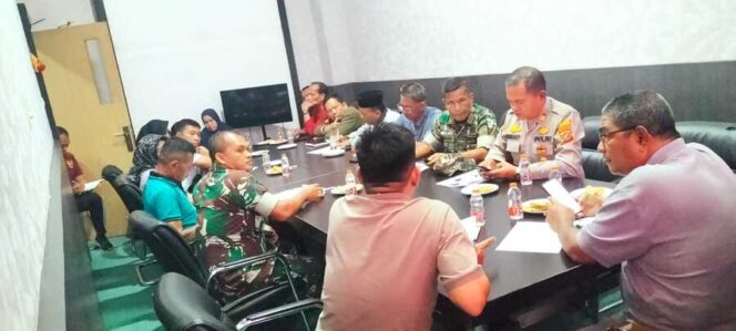 
					Wadanramil 01/AK Kapten Inf A. Sinaga menghadiri rapat persiapan peringatan Hari Kesaktian Pancasila, Jumat (26/09/2025)
