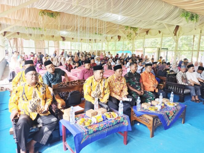 
					Babinsa Koramil 09/NL, Sertu Suhendri, menghadiri pembukaan Musabaqah Tilawatil Qur’an (MTQ) dan Festival Nasyid Tingkat Desa di Balai Karyawan/Lapangan Bola Emplasemen Desa Perkebunan Pangkatan, Sabtu (27/09/2025)