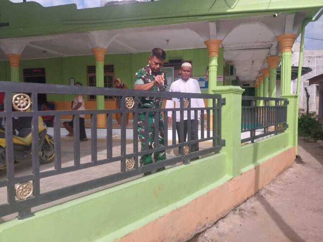 
					Koramil 11/KP menggelar kegiatan Karya Bakti di Masjid Al-Hidayah, Lingkungan Kampung Makmur, Kelurahan Kotapinang, Kecamatan Kotapinang, pada Sabtu (27/09/2025)