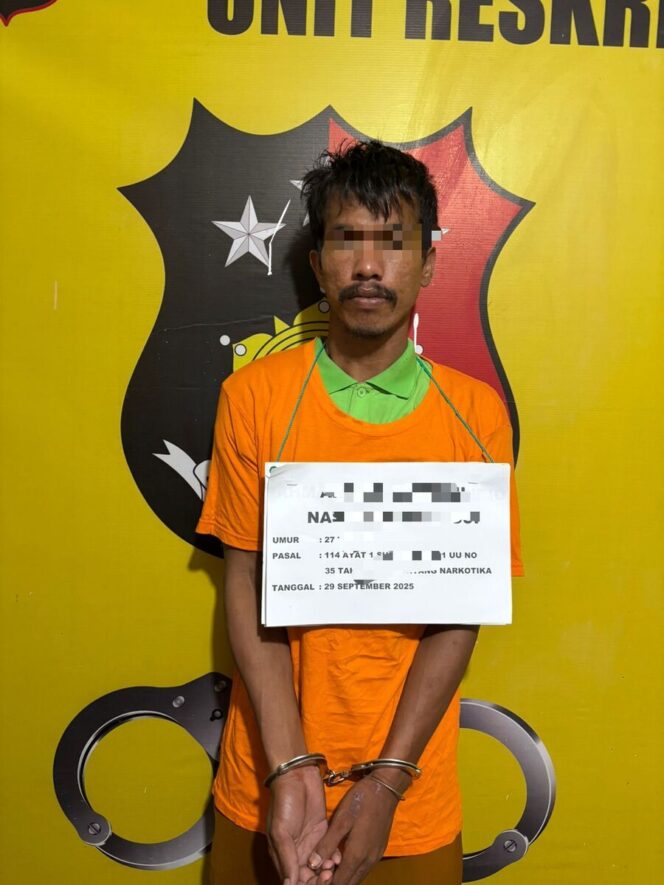 
					Seorang pria yang diduga kuat mengedarkan sabu berinisial MAN alias Uji (27)