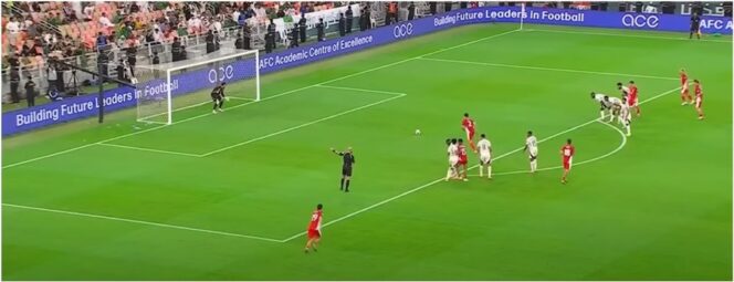 
					Indonesia kembali mendapat penalti kedua yang dieksekusi sempurna oleh Kevin Diks menjadi 3-2