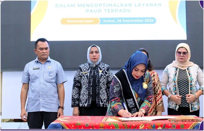 
					Bunda Paud Kabupaten Labuhanbatu, dr. Hj. Maya Hasmita, Sp.OG, M.K.M