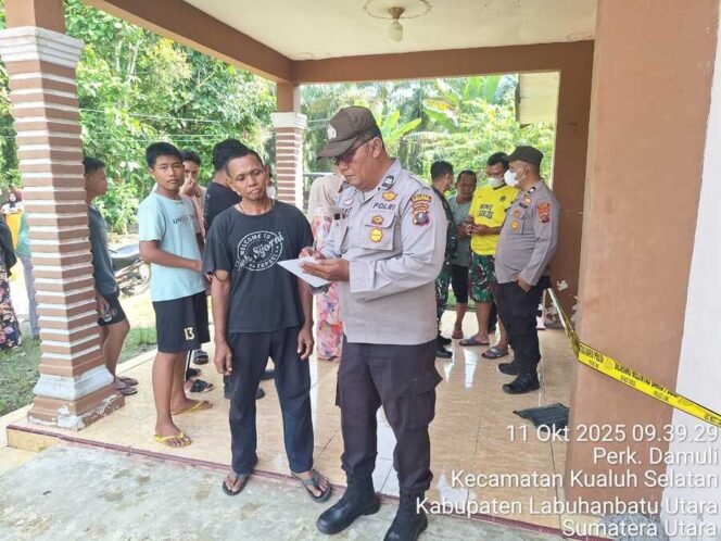 
					Petugas Polsek Kualuh Hulu yang tiba di lokasi langsung melakukan cek dan olah TKP, Sabtu (11/10/2025)
