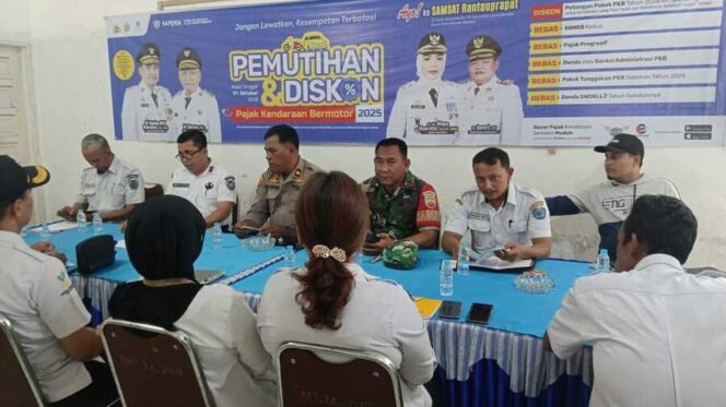 
					Babinsa Koramil 09/NL Kodim 0209/LB, Peltu Muhammad Hakim, mewakili Danramil Kapten Cba. Pandapotan Matondang, S.H., M.H, menghadiri rapat koordinasi lintas sektor, Rabu (15/10/2025)