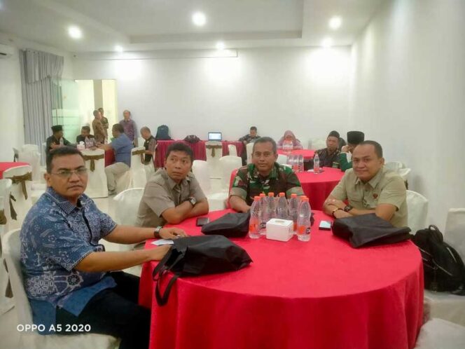 
					Danramil 06/Marbau Mayor Inf Kurniawan Edi S., yang mewakili Dandim 0209/LB Letkol Inf Yudy Ardiyan Saputro, S.I.P., pada kegiatan Penguatan Kelembagaan Pengawas Pemilu, Sabtu (18/10/2025).