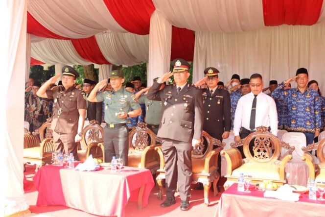 
					Kodim 0209/Labuhanbatu bersama unsur Forkopimda menghadiri Upacara Peringatan Hari Sumpah Pemuda ke-97 Tahun 2025 di Lapangan Ika Bina Rantauprapat, Selasa (28/10/2025)