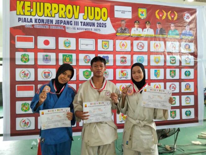 
					Ferdi Julianto kelas - 55 Kg Senior Putra Juara 2 (Perak), 
Sherina Zahwa Siregar (Baju Putih) Kelas - 45 Kg Senior Putri Juara 3 (Perunggu), 
Safira (Baju Biru) Kelas - 52 Kg Senior Putri. Juara 3 (Perunggu).