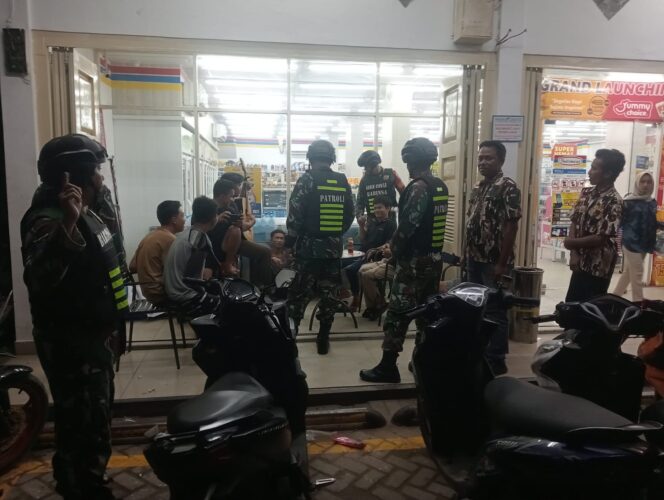 
					Jajaran Koramil bersama FKPPI Kecamatan Kotapinang melaksanakan patroli terpadu untuk menciptakan kondisi yang aman dan kondusif, Kamis (20/11/2025)
