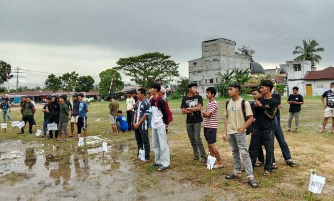
					Turnamen Mini Soccer Pemuda Negeri Lama Cup I resmi dimulai pada Minggu (23/11/2025) di Lapangan Sepak Bola Kelurahan Negeri Lama