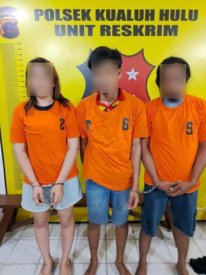
					Terduga ketiga pelaku MBH (33), DN (27), dan MBN (36)
