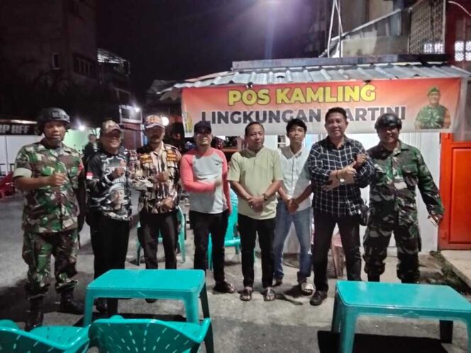 
					Koramil 08/Rantau Prapat Kodim 0209/Labuhanbatu bersama FKPPI menggelar patroli keamanan terpadu di Kecamatan Rantau Utara, Jumat malam (26/12/2025)