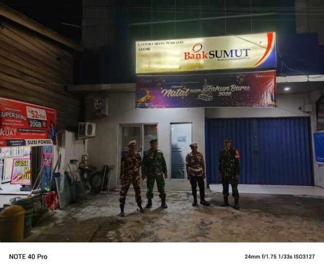 
					Patroli gabungan di seputaran Kota Ajamu, Minggu (04/01/2026)