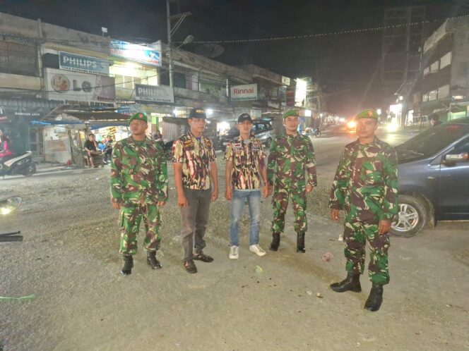 
					Patroli gabungan yang digelar Kodim 0209/Labuhanbatu bersama Forum Komunikasi Putra Putri Purnawirawan dan Putra Putri TNI-Polri (FKPPI), Selasa (24/02/2026)