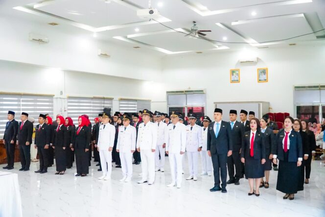 
					71 pejabat administrator, pengawas, dan fungsional resmi dilantik dalam rotasi jabatan Pemerintah Kabupaten Labuhanbatu, Jumat (06/03/2025)