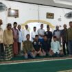 DPD Kopi Malam bersama pengurus Badan Kemakmuran Masjid (BKM) dan masyarakat sekitar dalam kegiatan kegiatan Safari Ramadan di Masjid Al Mukmin, Pasuruan Jaya, Kecamatan Rantau Utara, Kabupaten Labuhanbatu, Jumat (13/03/2026)