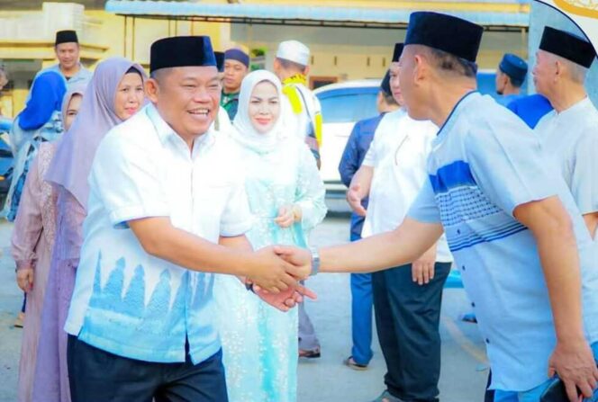
					Wakil Bupati Labuhanbatu, H. Jamri ST, yang hadir bersama jajaran pemerintah daerah. Kehadiran rombongan disambut hangat oleh masyarakat setempat, Rabu (11/03/2026)