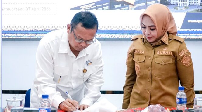 
					Bupati Labuhanbatu, dr. Hj. Maya Hasmita, Sp.OG, M.K.M., entry meeting bersama Badan Pemeriksa Keuangan (BPK) Perwakilan Provinsi Sumatera Utara, Selasa (07/04/2026)