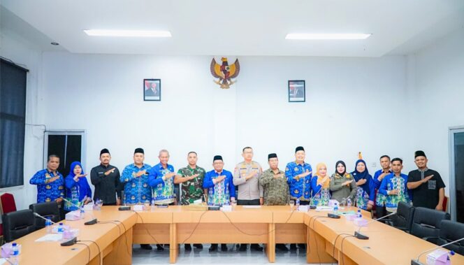 
					Ikhtiar Maksimal Labuhanbatu: Pastikan 220 Jemaah Haji Berangkat Aman dan Nyaman