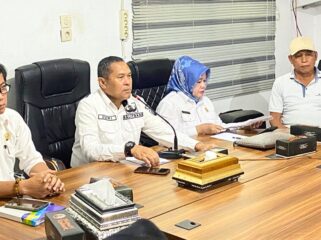 Seminar tersebut dibuka oleh Kepala Balitbang Labuhanbatu, H. Zuhri, S.E. 