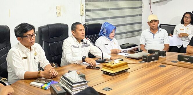 
					Seminar tersebut dibuka oleh Kepala Balitbang Labuhanbatu, H. Zuhri, S.E. 