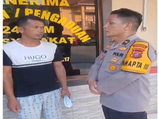 Seorang warga bernama Syahrial Lubis (Kiri) dan personel piket yang dipimpin IPDA Andi Fahri Hasibuan, S.H., saat menindaklanjuti laporan warga tersebut, Rabu (22/04/2026)