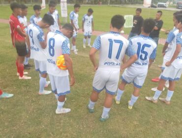 Tim Poslab Labuhanbatu saat persiapan mengikuti pertandingan terakhir Liga 4 Piala Gubernur Sumut 2025/2026 di Lapangan Cadika Medan