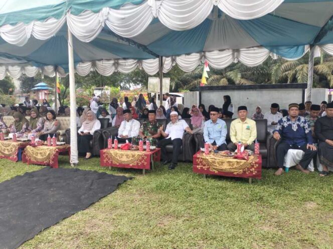 
					Sejumlah pejabat turut menghadiri acara Musabaqah Tilawatil Qur’an (MTQ) ke-X tingkat Kecamatan Kualuh Hulu 